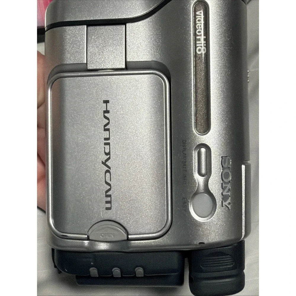 Sony Handycam DCR-TRV280 Digital 8 Silver Camcorder w/Battery, 2 Tapes Tested